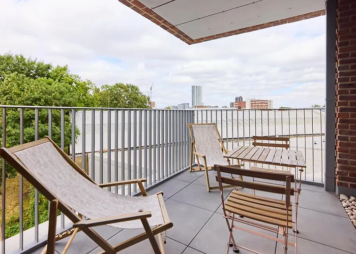 The Tottenham Escape - Lovely 2Bdr Flat With Balcony